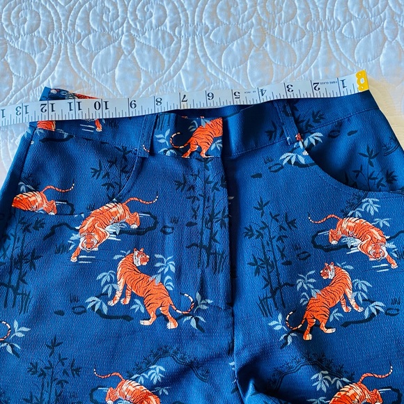 Topshop Blue, Tiger, Asian print shorts. - Picture 4 of 5